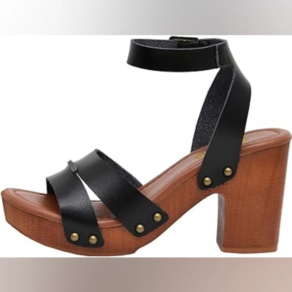 CUSHIONAIRE Women's Sandra Faux Wood Sandal +LiteSole Technology